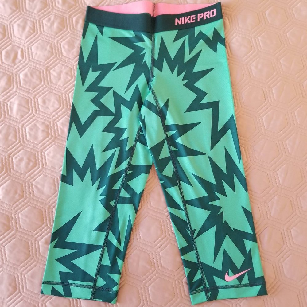 Nike PRO Dri-fit green print capris tights